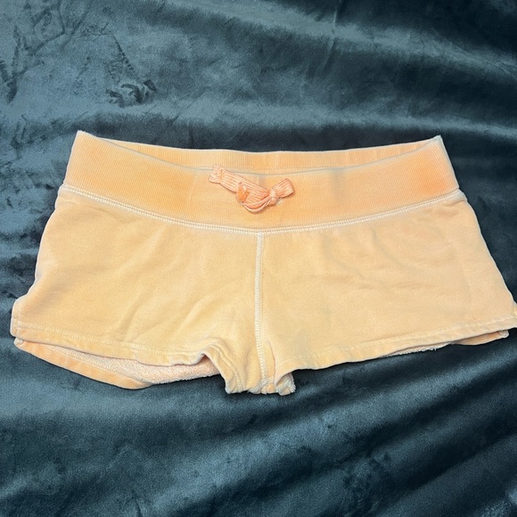 2 for 20$ TNA Aritzia OG Short Shorts - beautiful peach 🍑 colour - XS - Picture 7 of 9